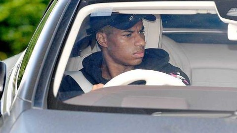 曼联基地恢复训练卢卡库未来仍悬而未决