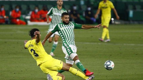 潜水艇强势点亮赛维利亚之夜，比利亚雷亚尔客场两球击沉贝蒂斯