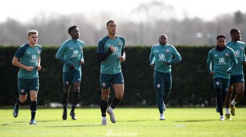 南安普顿封闭备战记：当斯泰普伍德暂别，圣徒如何在家中延续心跳