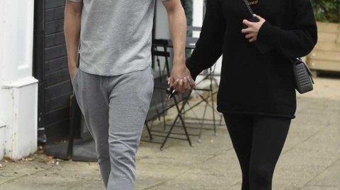 爱在柴郡午后 范德贝克与博格坎普之女十指相扣谱写恋曲