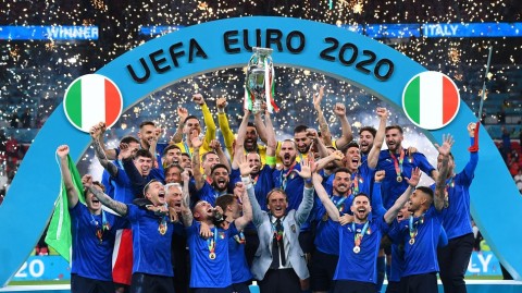 蓝衣军团荣耀加冕，意大利之夏再度降临温布利