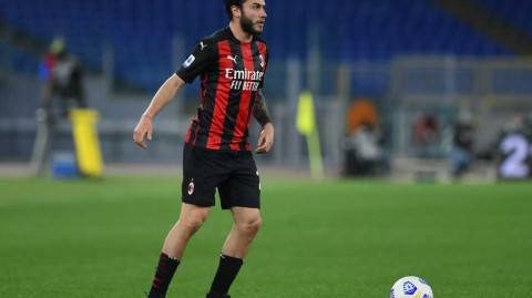 回溯红黑青春：卡拉布里亚续约时刻，那一纸长约定格的忠诚与未来