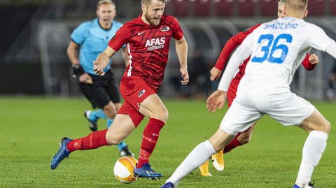 荷兰劲旅的欧战狂欢夜：阿尔克马尔主场四球大胜里耶卡