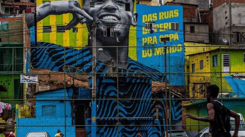 城市脉搏上的足球图腾：环球涂鸦墙巡礼