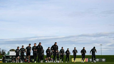 绿军备战都柏林寒夜，发布会笑对风云——爱尔兰国家队世预赛前最后一练纪实