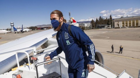 胜利启程：西班牙男足挥别第比利斯，带着绝杀的余韵奔赴贝尔格莱德