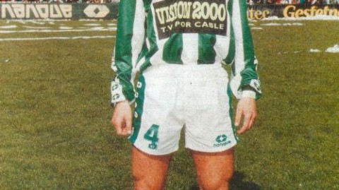 蓝黑航标：回溯哈维尔·萨内蒂的青春影像与不朽征程