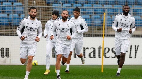 皇家马德里备战西甲关键战役 两员大将回归训练场提振士气