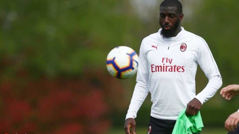 米兰内洛的日与夜：红黑军团潜心打磨，只为重返荣耀之巅