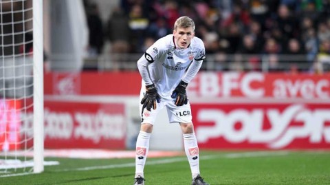 冰岛新门神驾到！阿森纳签下鲁纳尔松开启新时代