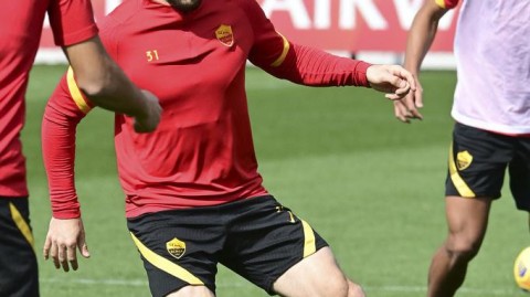 罗马城下的呼吸：疫情中的蓝鹰备战影像