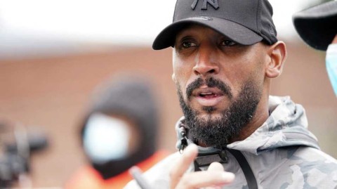 昔日足坛浪子扎根法兰西蔚蓝海岸：阿内尔卡的耶尔新冒险