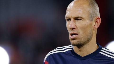 罗本：从“一点不想”到“脚痒难耐”，飞侠的退役生活与复出心声