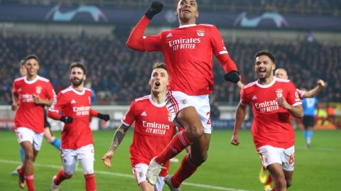 葡鹰展翅破冰城 欧冠烽火映比甲