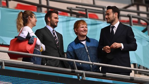 温布利的名流之夜：贝克汉姆领衔星光看台，见证英格兰复仇德国