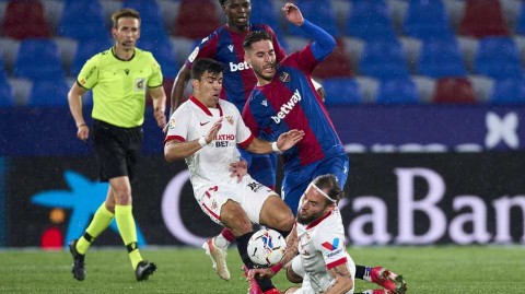 瓦伦西亚雨夜孤胆英雄恩内斯里一剑封喉 塞维利亚客场小胜紧追榜首