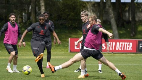 红黑军团备战意甲末轮训练纪实