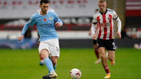 布拉莫巷雨夜蓝月亮，沃克百场里程碑一剑封喉弑旧主