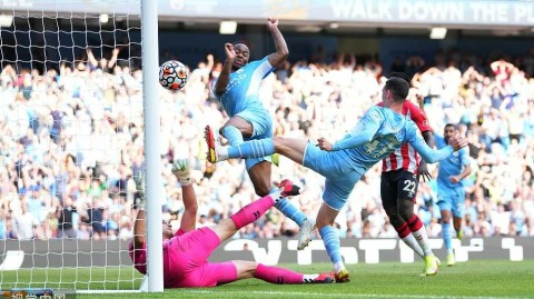 伊蒂哈德之夜：蓝月亮的迷航与圣徒的铁桶阵