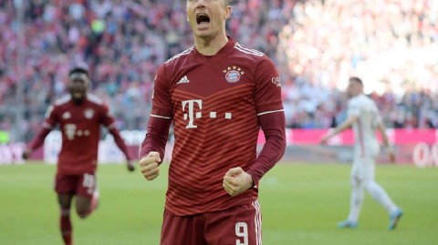 莱万决裂南大王罢训施压引发足坛巨震