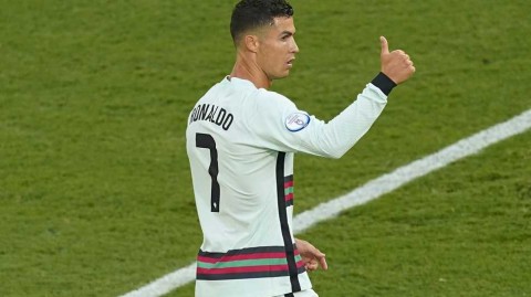 C罗荣耀生涯：五大赛事金靴加身，四度加冕欧洲金靴