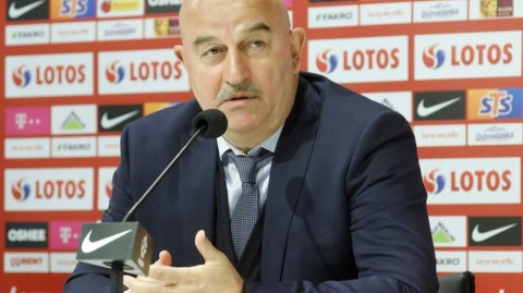 俄罗斯足球推倒重建 功勋主帅切尔切索夫黯然离场