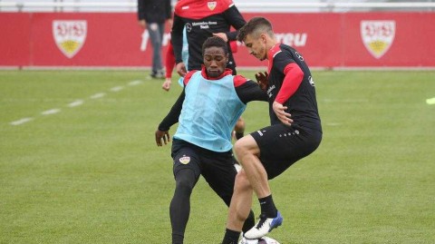 斯图加特全力冲刺赛季收官 训练场上挥汗如雨盼圆满句号