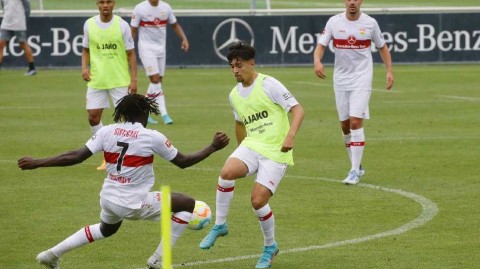 斯图加特新赛季备战火热开启 队内对抗赛展现昂扬斗志