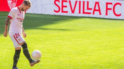 舞动皮斯胡安：帕普-戈麦斯空降塞维利亚，魔术师首秀大秀球技