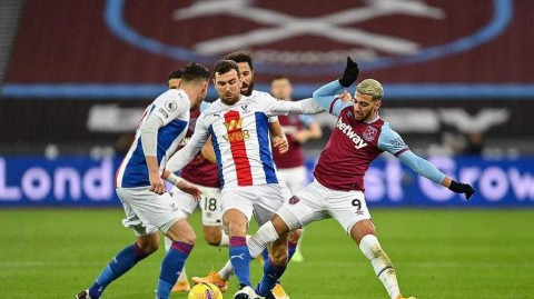 伦敦德比的雨夜救赎：阿莱惊天倒钩，本特克从英雄到罪人