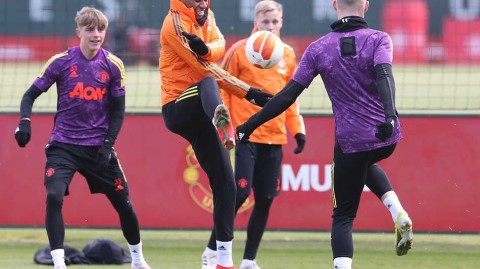 决战前夕梦剧场静待佳音，红魔众将全力冲刺欧联决赛入场券