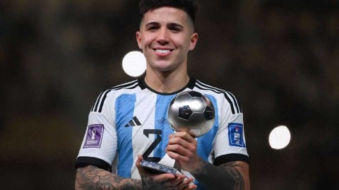 切尔西豪掷亿金签约恩佐·费尔南德斯震撼足坛