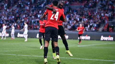 欧协联激战：雷恩主场两度追平，热刺残阵艰难收获一场平局