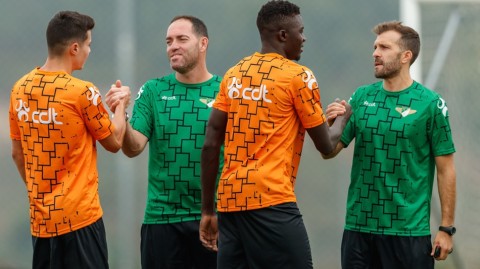 葡超莫雷伦斯队挥汗备战，全新赛季蓄势待发