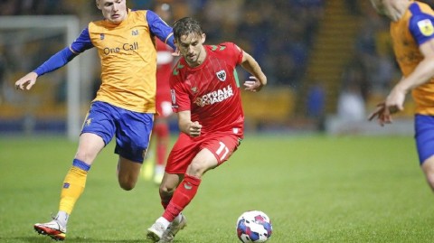 英乙赛场激情碰撞曼斯菲尔德城五球大胜温布尔登