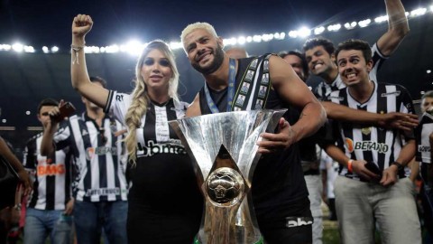 米内罗竞技时隔五十载再捧巴甲金杯 胡尔克传射建功书写不老传奇