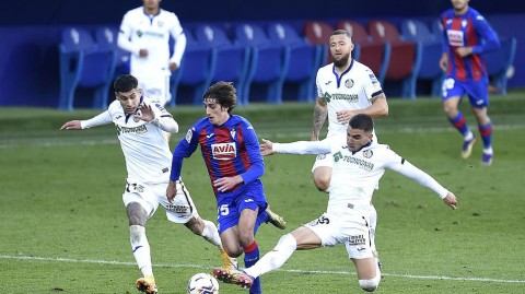 西甲第10轮：埃瓦尔主场激战赫塔菲，十人应战互交白卷