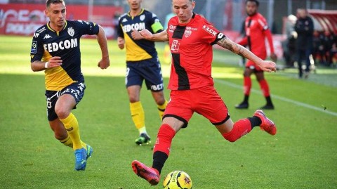 寒冬中的一击制胜：摩纳哥客场小胜第戎，沃兰德成为闪耀英雄