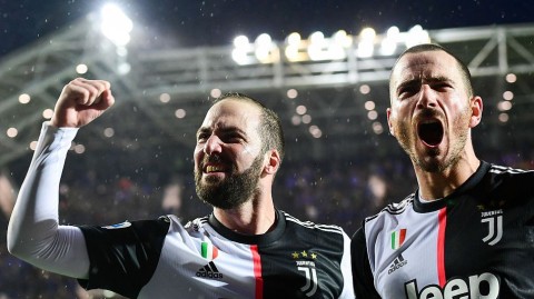 蓝黑风暴难阻斑马逆袭，伊瓜因天神下凡引领都灵豪强攻陷贝尔加莫