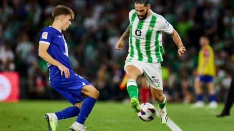 绿茵鏖战夜 贝蒂斯与马竞激战塞维利亚互交白卷