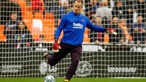 特尔施特根：打破梅西十年垄断，加冕巴萨队史首位最佳门神