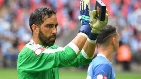 智利传奇门神落叶归根 布拉沃自由身加盟皇家贝蒂斯开启新征程