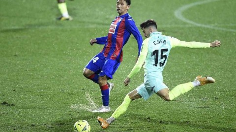 巴斯克雄狮主场咆哮：埃瓦尔顽强阻击格拉纳达，终结不胜纪录