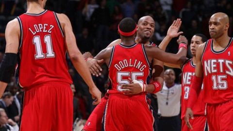 新泽西篮网绝地反扑未果，密尔沃基雄鹿主场强势终结连败