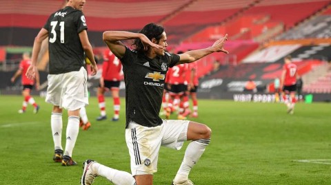 圣徒主场神奇之夜，红魔绝境重生！卡瓦尼补时头球导演荡气回肠大逆转