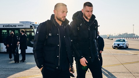 蓝黑军团昂首告别安菲尔德之夜