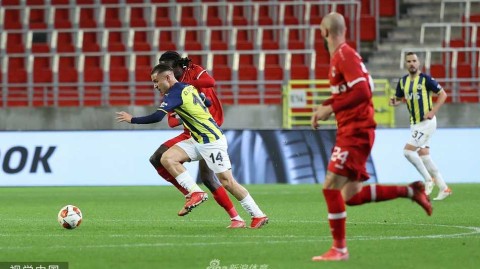 欧联杯记忆：安特卫普的寒夜，费内巴切的三重奏