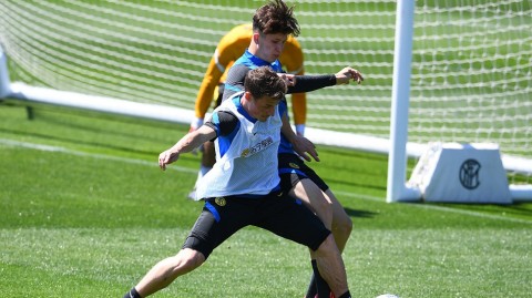 蓝黑军团的荣耀前夜：阿皮亚诺的汗水与等待，定格2021年5月的备战瞬间