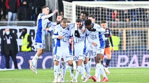 蒙彼利埃鏖战特鲁瓦十人力战惜败客队世界波绝杀夺关键胜利