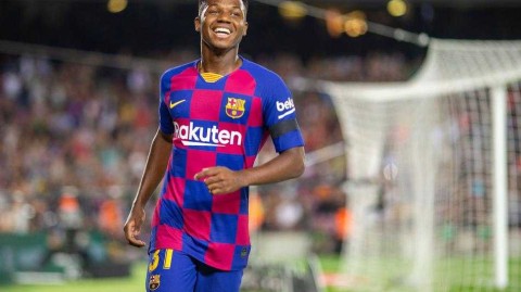 巴萨少年安苏·法蒂：十六岁光芒超越同龄梅西，诺坎普新王储诞生记